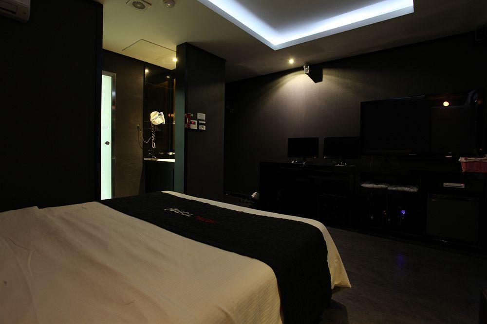 Hotel Moxy Seoul Insadong By Marriott Exterior foto