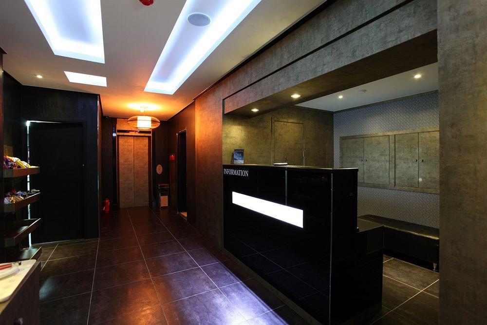 Hotel Moxy Seoul Insadong By Marriott Exterior foto