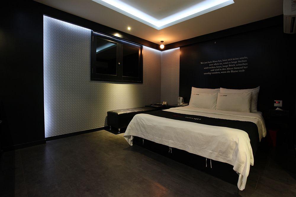 Hotel Moxy Seoul Insadong By Marriott Exterior foto