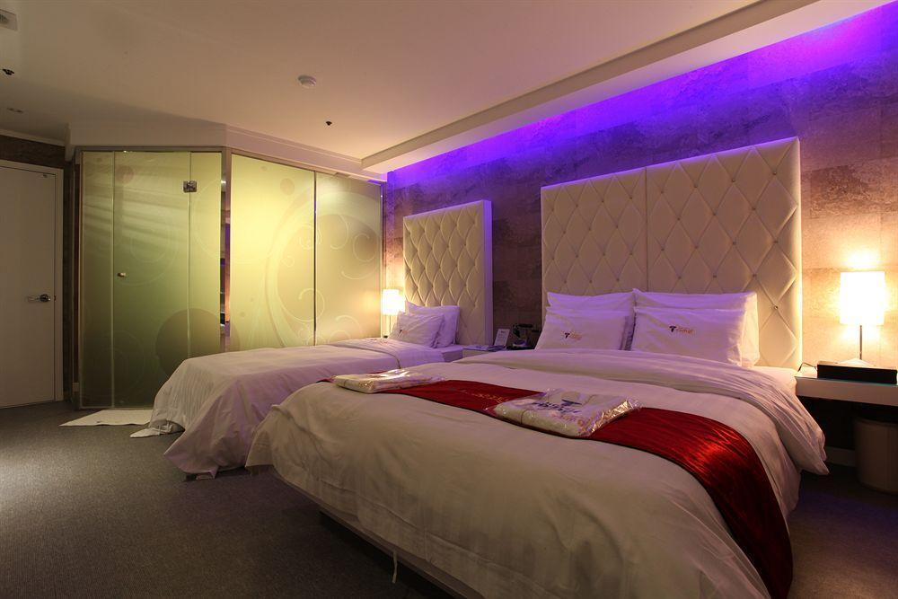 Hotel Moxy Seoul Insadong By Marriott Exterior foto