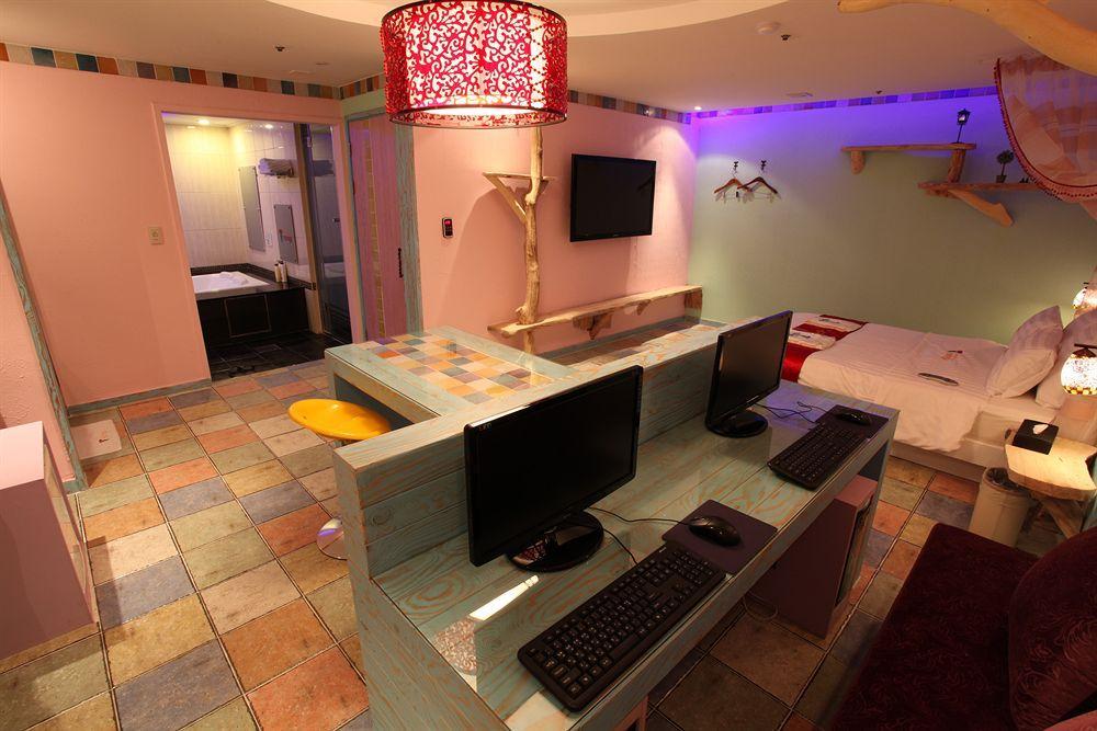 Hotel Moxy Seoul Insadong By Marriott Exterior foto